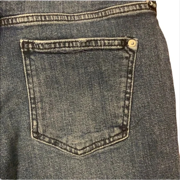 ANTHROPOLOGIE slim boyfriend denim shorts - Picture 4 of 10